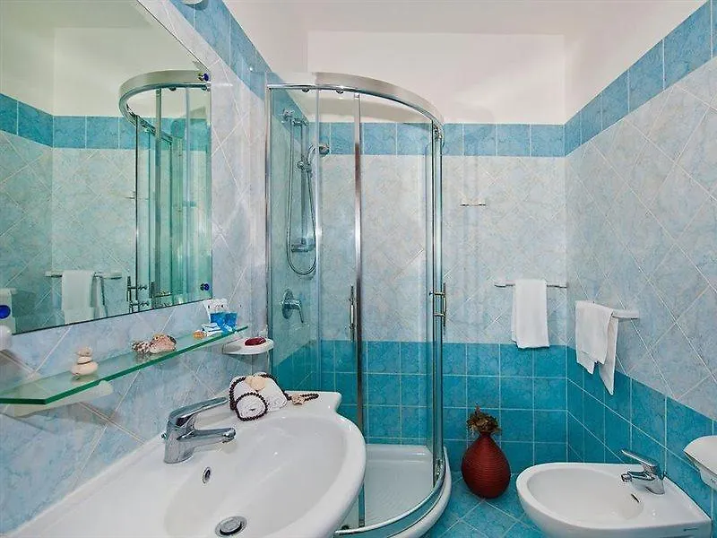 A.I.R. Hotel Gabbiano Изола-Росса 3*,  Италия