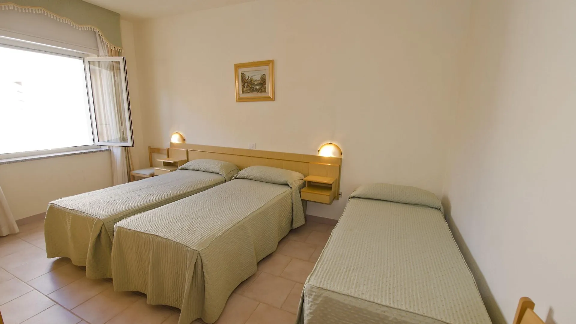 A.I.R. Hotel Gabbiano Изола-Росса 3*,