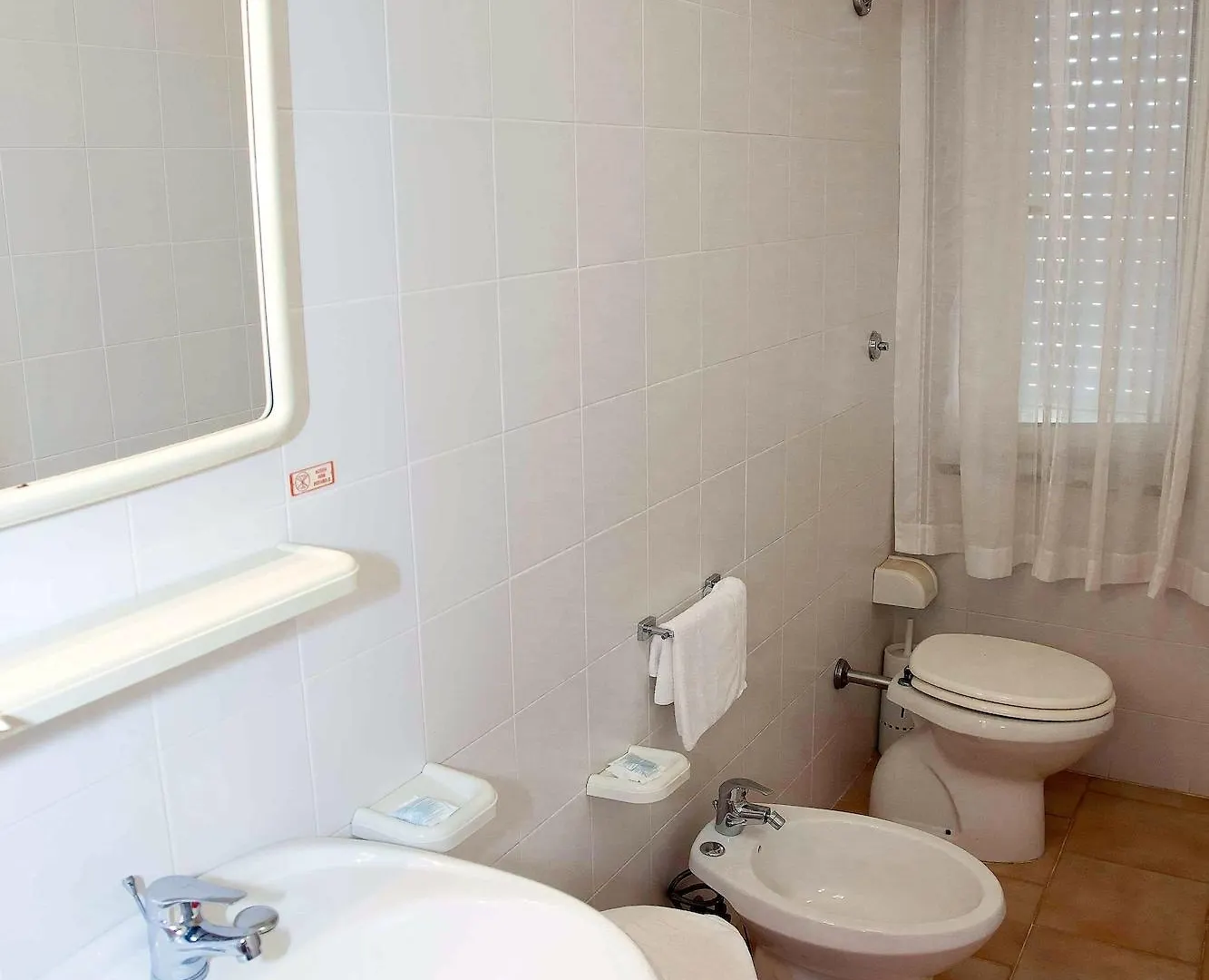 A.I.R. Hotel Gabbiano ايزولا روسا