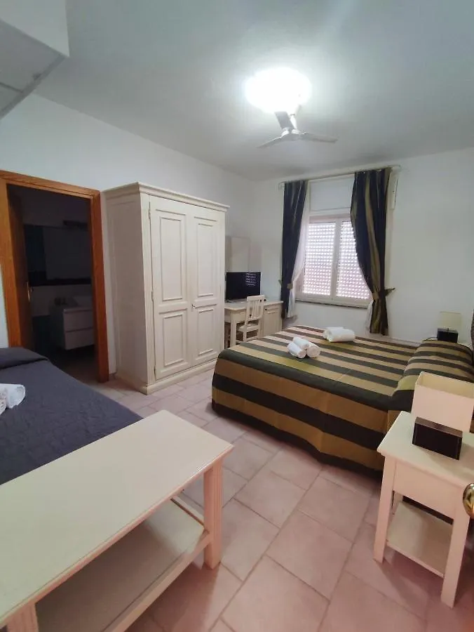 A.I.R. Hotel Gabbiano ايزولا روسا