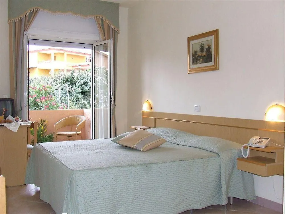 A.I.R. Hotel Gabbiano ايزولا روسا