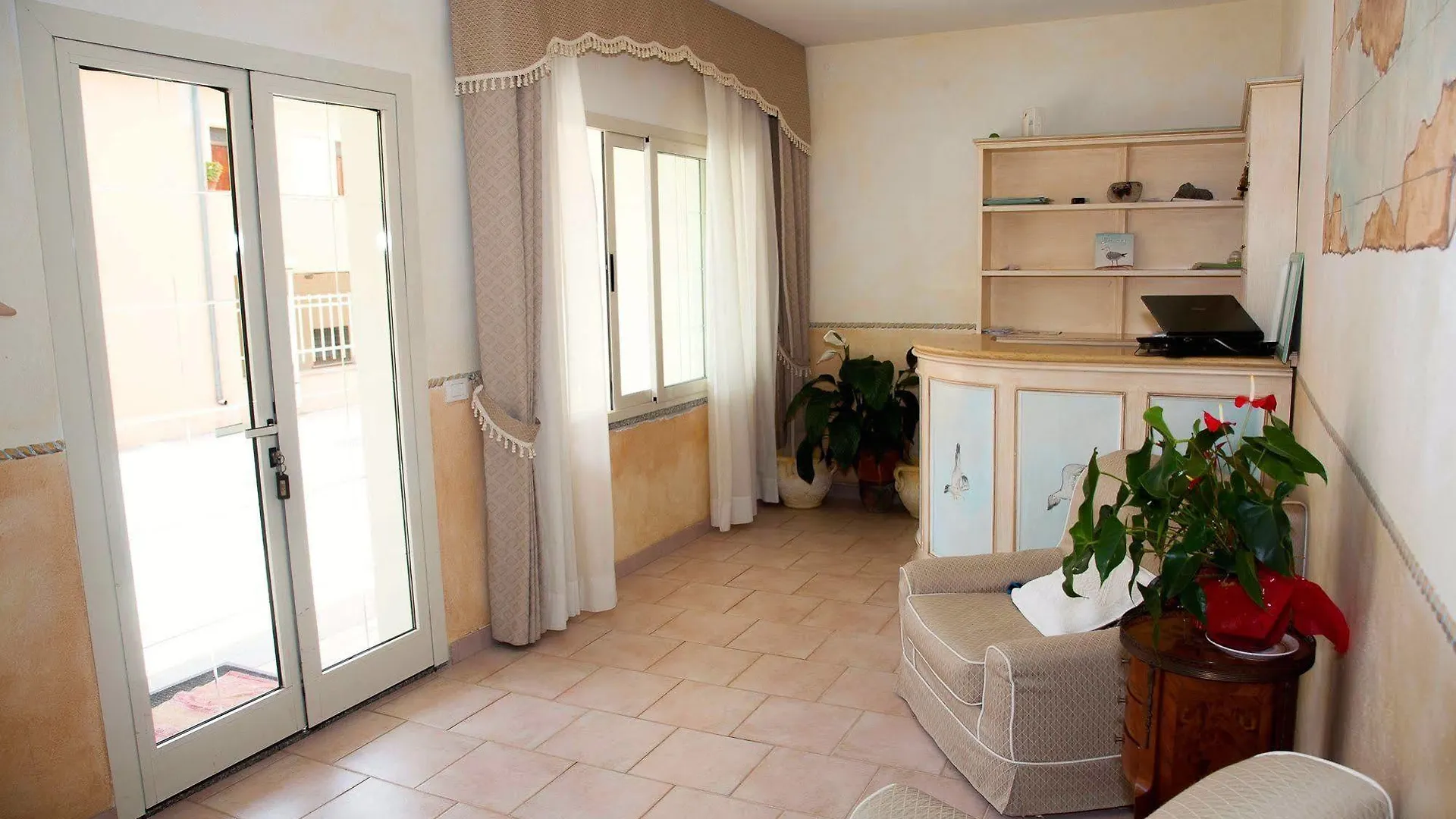 A.I.R. Hotel Gabbiano ايزولا روسا